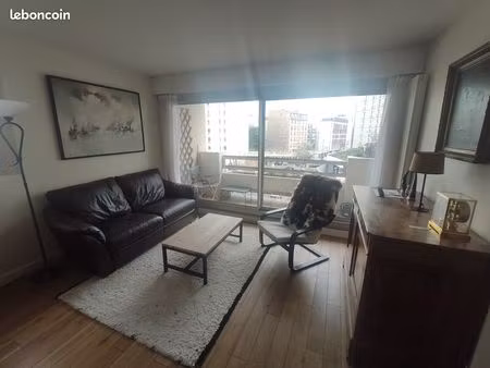 location lumineux 2 pièces meublé de 47m2 avec balcon et parking
