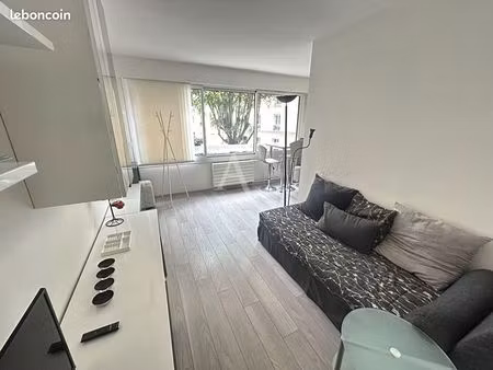 studio 1 pièce 30 m²