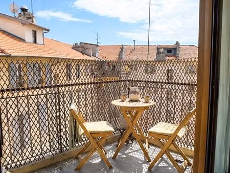 3 pièces 65 m² – terrasse  vue mont boron – port / riquier