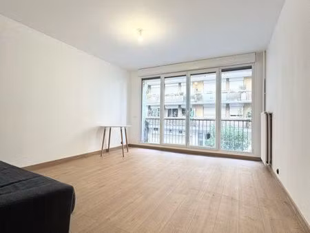 à vendre spacieux studio paris 18