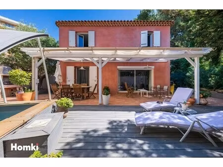 maison de luxe à vendre dans le quartier saint julien