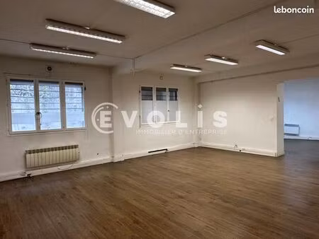 bureaux 76 m²