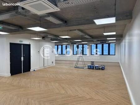 bureaux 171 m²