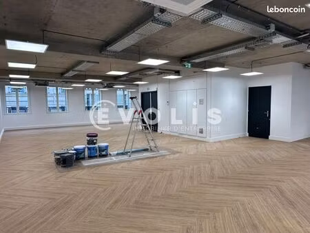 bureaux 303 m²