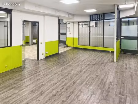 bureaux 128 m²