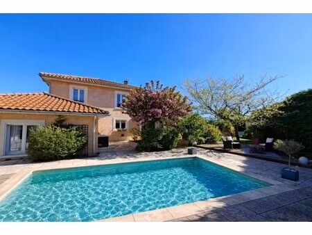 maison de luxe à vendre à charbonnières-les-bains