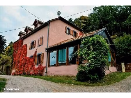 domaine maison de 600 m² avec dépendance situé en pleine nature