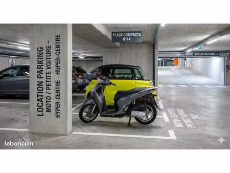 mulhouse hyper-centre : place de parking couverte à largeur restreinte