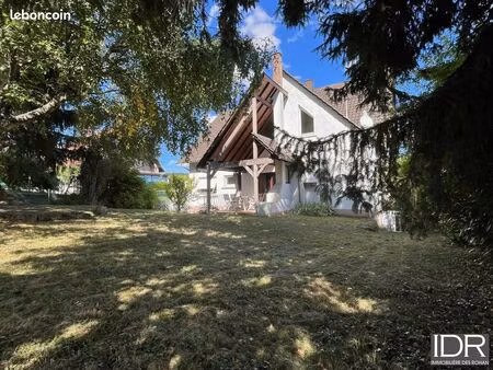 maison 6 pièces 195 m²