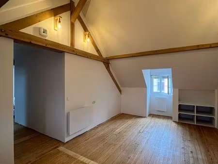 appartement de charme refait à neuf – balcon 15m² – proche centre