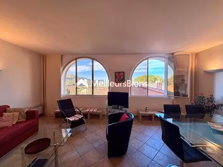 à vendre – grand t3/4 lumineux de 103 m² vue mer et collines au cœur de la cadière-d’azur