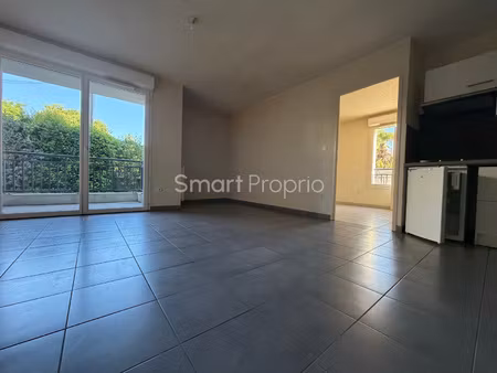 lormont - t2 lumineux avec balcon et parking 44 m2