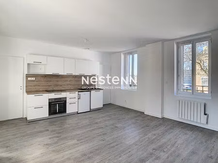 rillieux la pape - secteur village - appartemet 2 pieces - 46m² - 1er etage