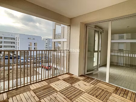 sathonay camp appartement 3 pieces - balcon- parking