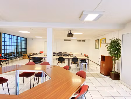 un plateau de bureaux de 290m2  en rdc  a perpignan sud