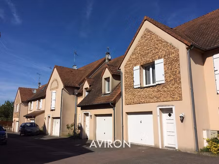maison de ville dans clos prive