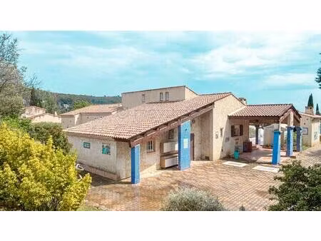 maison t4 individuelle de plain pied - piscine -garages - 4000m2 de terrain - istres