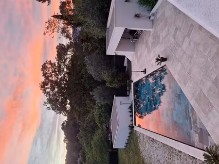 villa 170 m2 rénovée à neuf  sans vis à vis  au calme absolu  terrain 1500 m2  piscine  po
