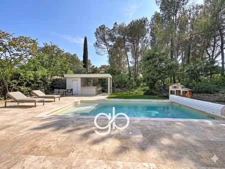villa contemporaine de 175m2 sur une parcelle de 1620m2