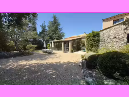 grande propriété avec piscine naturelle - élégance provençale entre mont ventoux et lubero