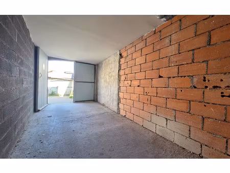 location stationnement  m² t- à agde  120 €