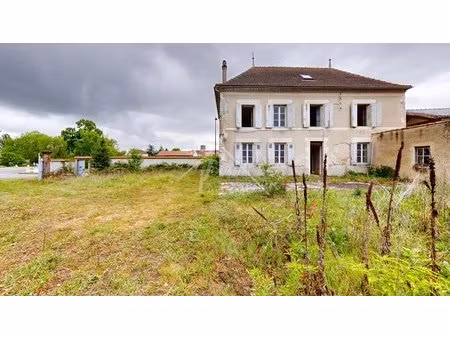 maison à rénover avec grange et atelier