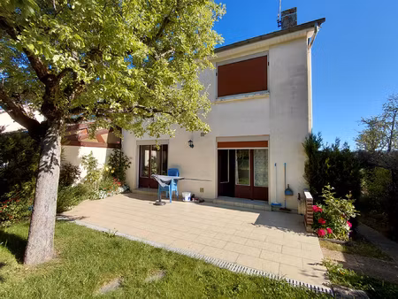 environnement très agréable et beau jardin