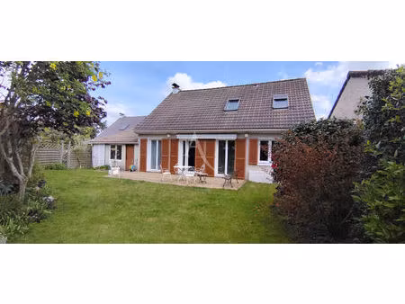 maison familiale de 141m²  5 chambres dans résidence prisée