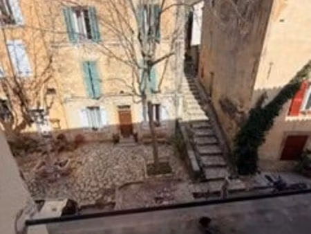 maison de village - 271m ²
