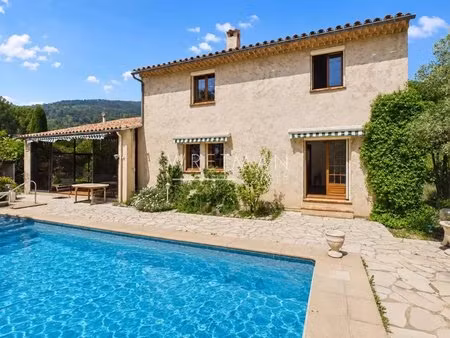 maison au calme village a pied - seillans