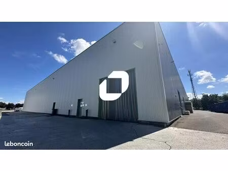local d'activité 4 728 m²