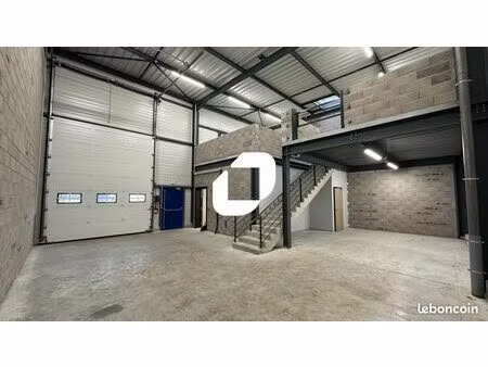 local d'activité 370 m²