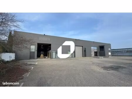 local d'activité 535 m²