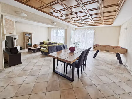 vente maison 6 pièces  160.00m²  mauges