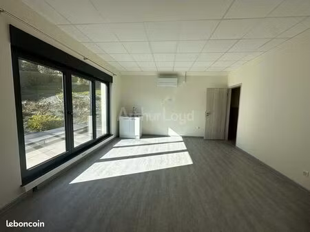 bureaux 47 m²