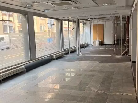 commerce bar 141 m²