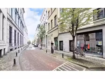 ixelles  magnifique rez-de-chaussée commercial rénové en 201