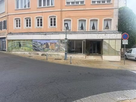 grand commerce en centre ville