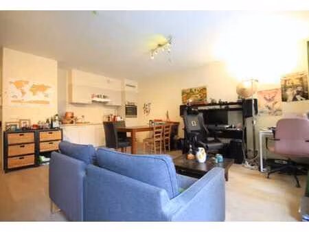 grand studio résidentiel en plein coeur de lln