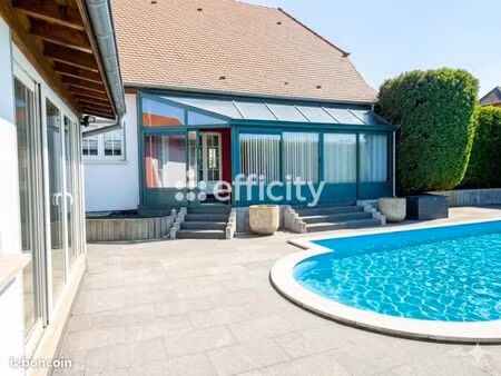 villa 8 pièces 209 m²