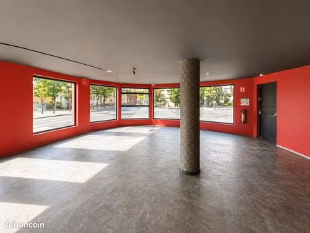 local commercial - forte visibilité