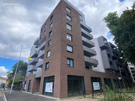 local commercial 60 m²