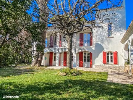villa 7 pièces 210 m²