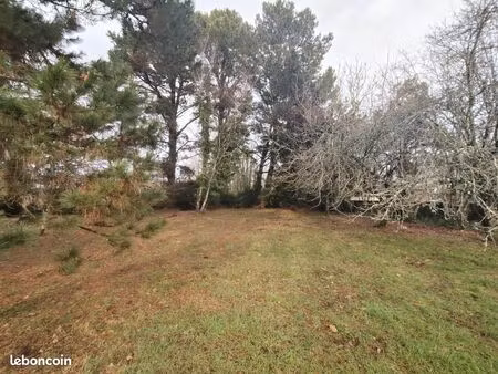 terrain 745 m² bonnetan