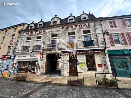 immeuble 8 pièces 411 m²