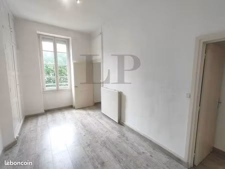 t3 lumineux  quartier administratif