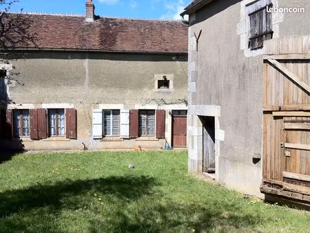◊ idéal bricoleurs : maison en pierre saine + grange sur 3300m² (potentiel 144m²)