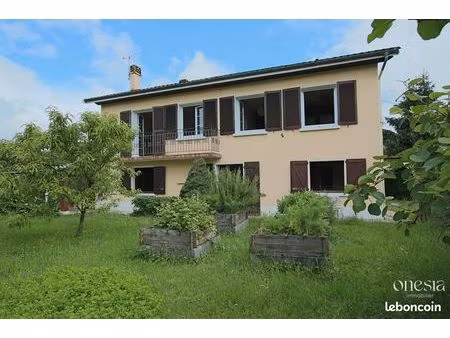 maison 8 pièces 155 m²
