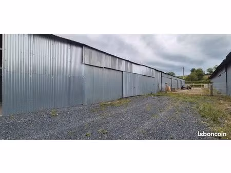 hangar 80m²
