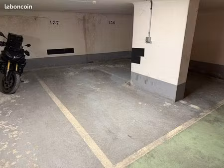 emplacement parking 18 rue de turenne paris